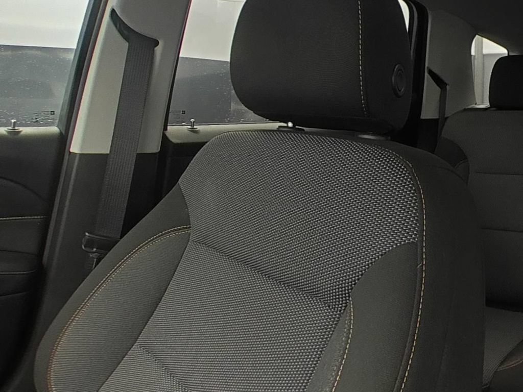Used 2021 Chevrolet Traverse LS FWD image 9