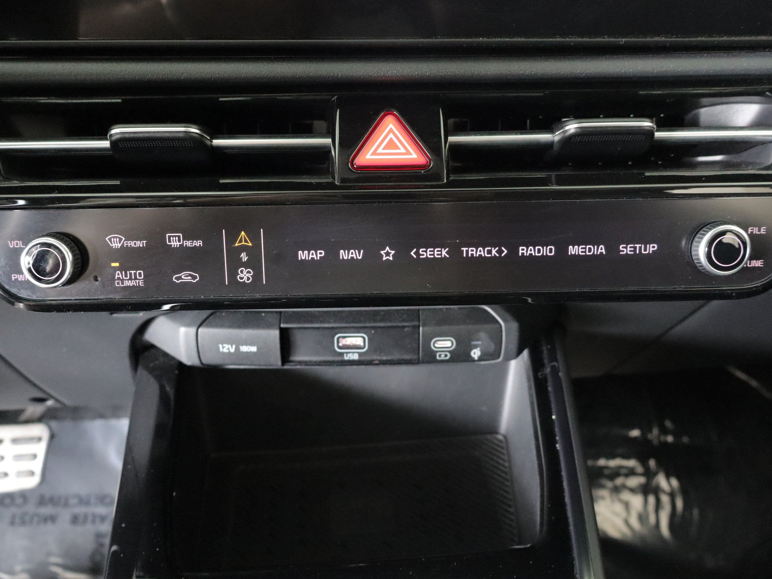 Used 2023 Kia Niro SX Touring FWD image 14