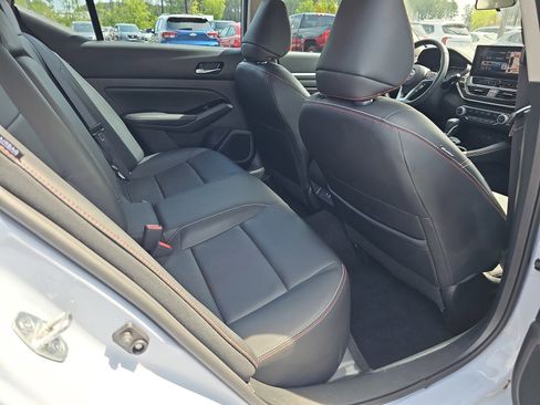 Used 2023 Nissan Altima 2.5 SR w/ SR Premium Package AWD/4WD image 12