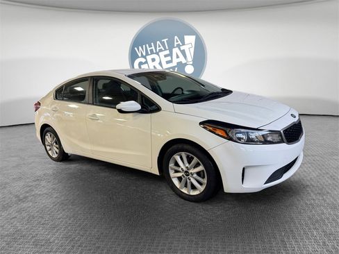 Used 2017 Kia Forte S image 1