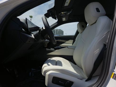 New 2027 BMW i5 eDrive40 w/ M Sport Package RWD image 7