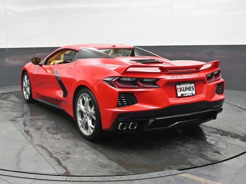 Used 2022 Chevrolet Corvette Stingray w/ Z51 Performance Package image 9