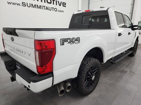 Used 2022 Ford F250 XLT w/ Black Appearance Package image 4