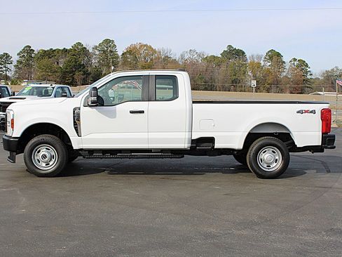 Used 2025 Ford F250 XLT image 6