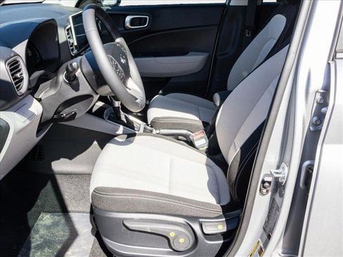 New 2025 Hyundai Venue SEL image 11