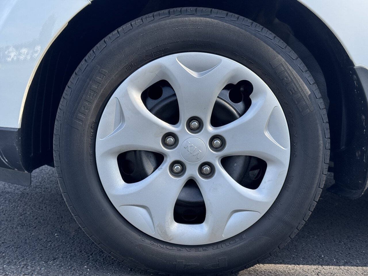 Used 2015 Kia Soul FWD image 25