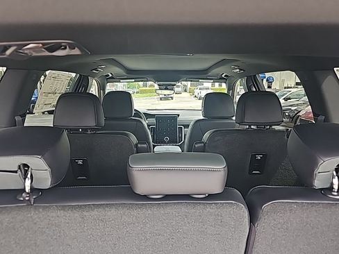 New 2026 GMC Acadia AT4 w/ Super Cruise Package image 8