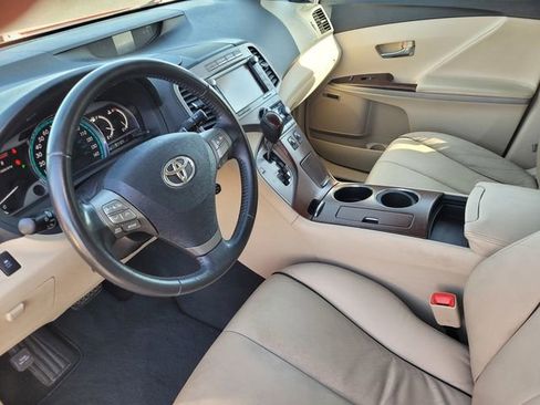 Used 2010 Toyota Venza AWD image 20