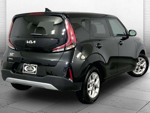 Used 2025 Kia Soul LX w/ LX Technology Package FWD image 13