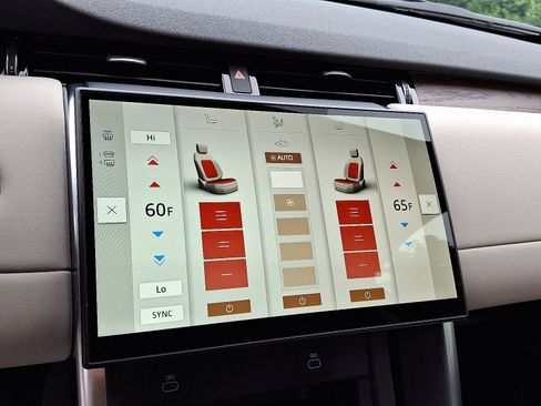 Certified 2024 Land Rover Discovery Sport S image 18