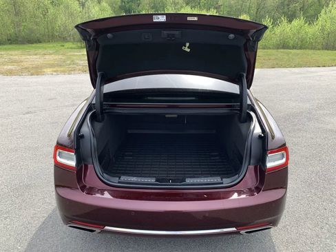 Used 2020 Lincoln Continental w/ Premium Package image 9