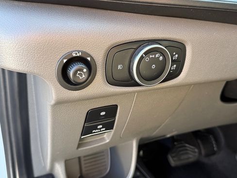 Used 2023 Ford Transit 350 XLT image 26