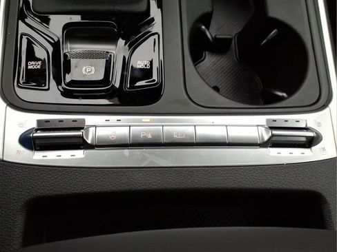 Used 2025 Kia Carnival SX Prestige image 26