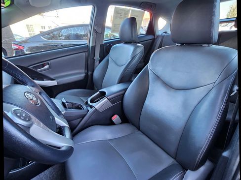 Used 2015 Toyota Prius Four w/ Deluxe Solar Roof Package image 12