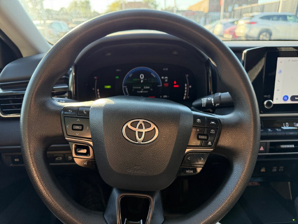 Used 2026 Toyota Camry LE AWD/4WD image 32