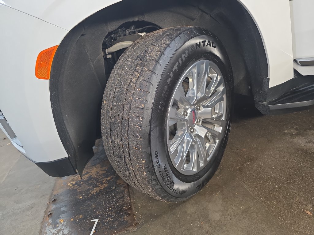 Used 2021 GMC Yukon Denali AWD/4WD image 34