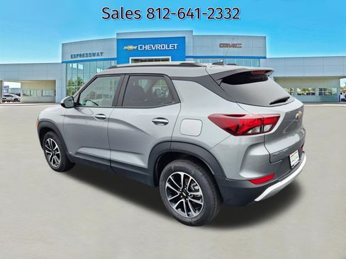 Used 2025 Chevrolet TrailBlazer LT FWD image 5