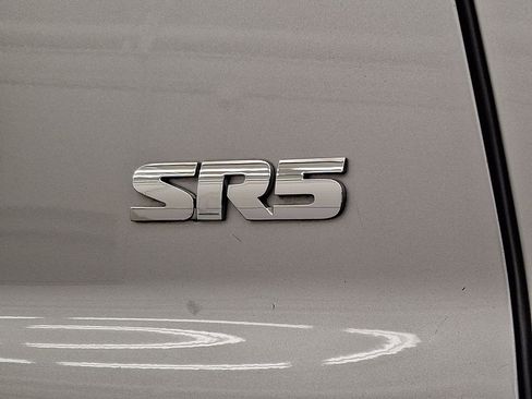 Certified 2016 Toyota Tundra SR5 AWD/4WD image 27