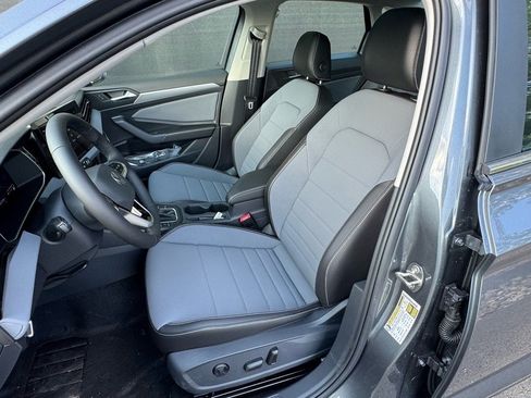 New 2025 Volkswagen Jetta SE image 20