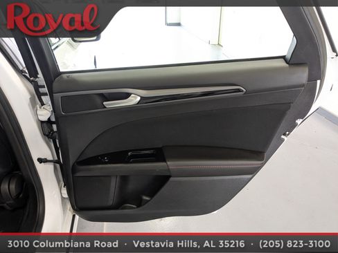 Used 2013 Ford Fusion SE FWD image 9