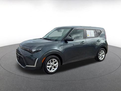 Used 2025 Kia Soul LX w/ LX Technology Package FWD image 6