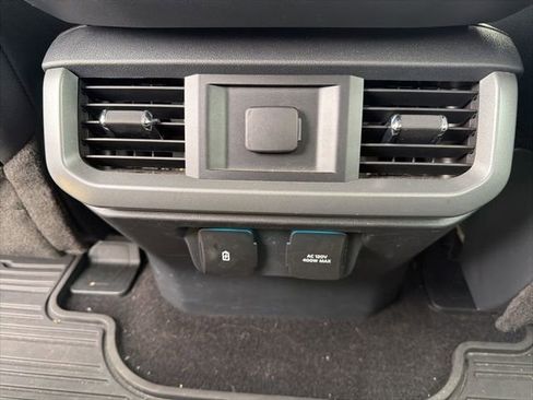 Used 2022 Ford F150 Lariat image 17