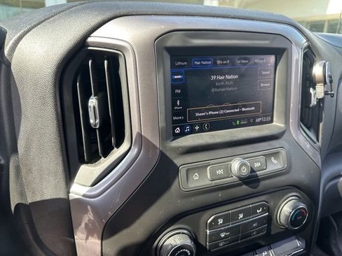 Used 2020 Chevrolet Silverado 1500 Custom w/ Custom Value Package image 8