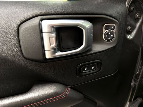 Used 2021 Jeep Gladiator Rubicon image 15