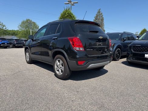 Used 2020 Chevrolet Trax LT w/ LT Convenience Package AWD/4WD image 3