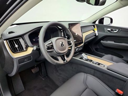 New 2026 Volvo XC60 B5 Plus w/ Protection Package Premier AWD/4WD image 20