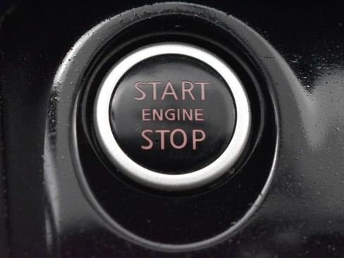 Used 2019 Nissan Kicks SV FWD image 9