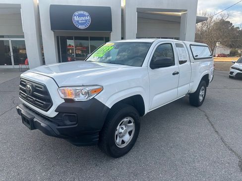 Used 2019 Toyota Tacoma SR image 1
