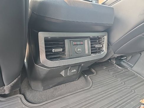 Used 2025 Ford F250 Platinum AWD/4WD image 15