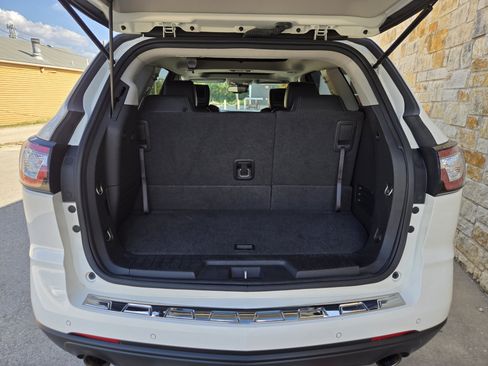 Used 2015 Chevrolet Traverse LTZ FWD image 19