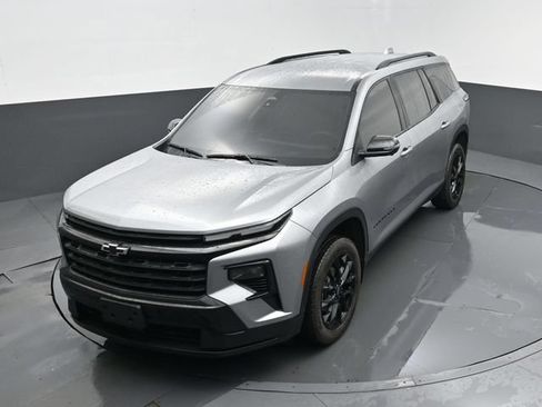 Used 2026 Chevrolet Traverse LT w/ Midnight/Sport Edition AWD/4WD image 24