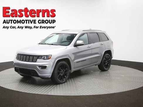 Used 2017 Jeep Grand Cherokee Altitude AWD/4WD image 55