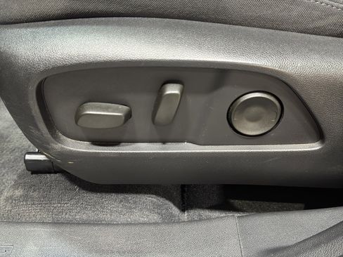 Used 2025 Chevrolet Equinox LT w/ Convenience Package II image 15