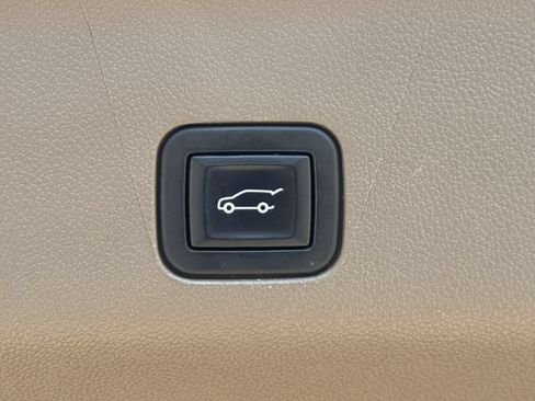 Used 2022 GMC Yukon XL Denali AWD/4WD image 31