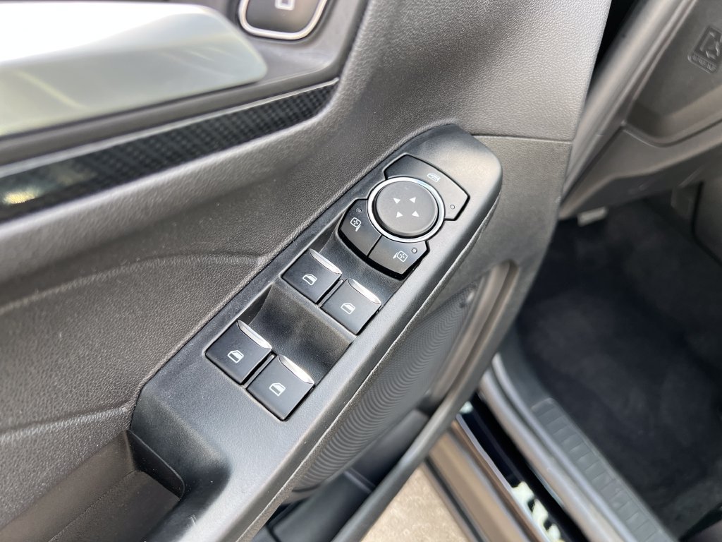 Used 2025 Ford Escape ST-Line Select AWD/4WD image 11
