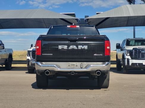 Used 2025 RAM 1500 Laramie AWD/4WD image 6
