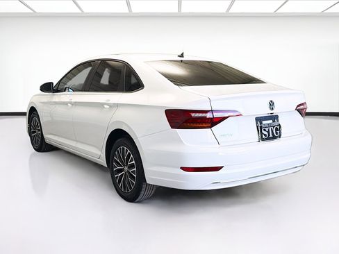 Used 2019 Volkswagen Jetta SE w/ Cold Weather Package image 11