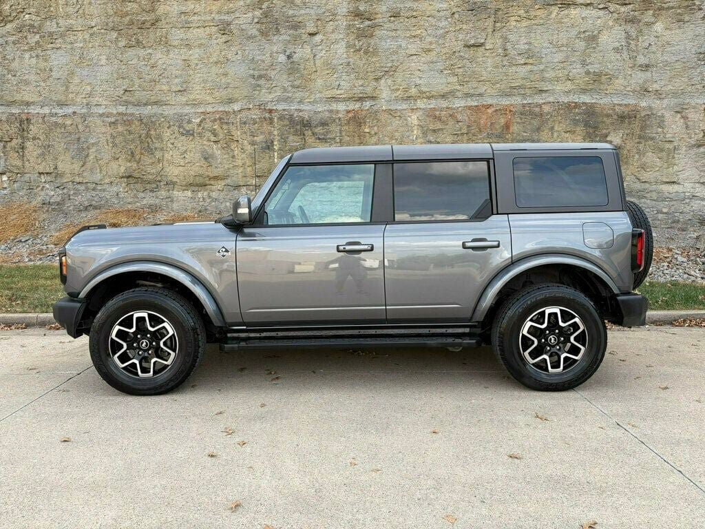 Used 2022 Ford Bronco Outer Banks AWD/4WD image 3