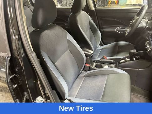 Used 2024 Nissan Versa SV image 23