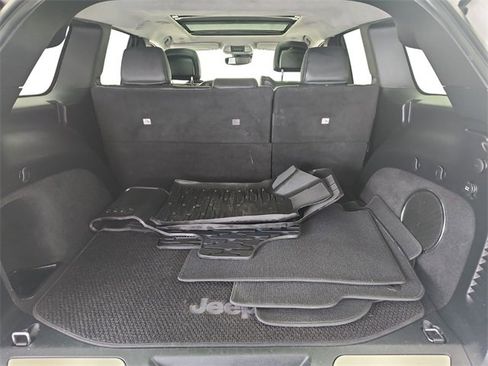 Used 2018 Jeep Grand Cherokee Summit image 29