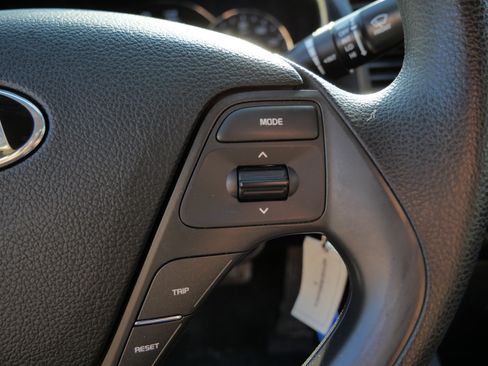 Used 2017 Kia Forte LX FWD image 28