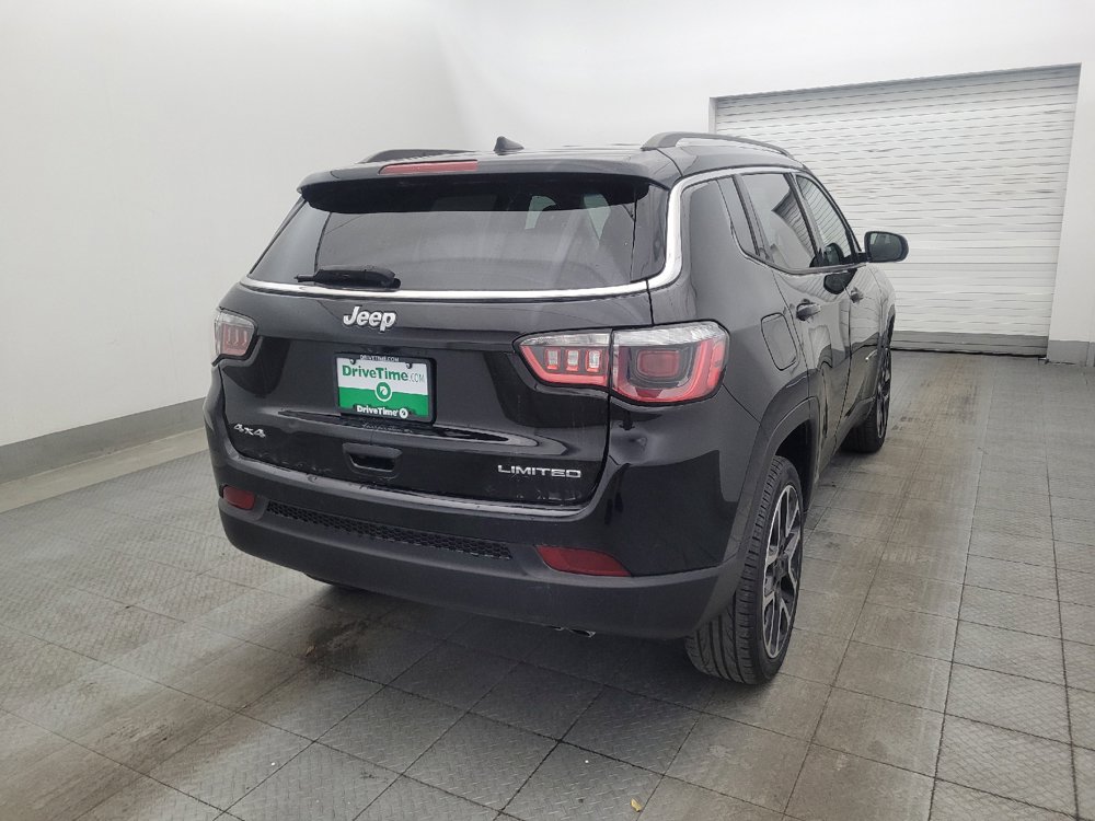 Used 2017 Jeep Compass Limited w/ Navigation Group AWD/4WD image 9