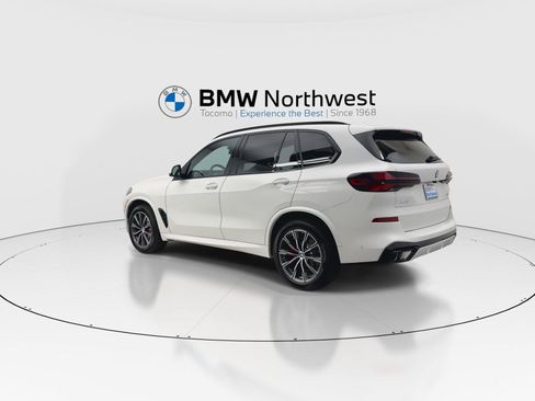 New 2026 BMW X5 xDrive40i w/ M Sport Package AWD/4WD image 12
