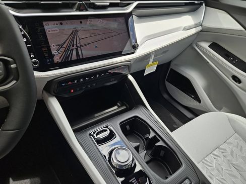 New 2026 Jeep Cherokee Overland AWD/4WD image 17