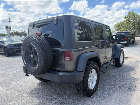 Used 2018 Jeep Wrangler Unlimited Sport S AWD/4WD image 6