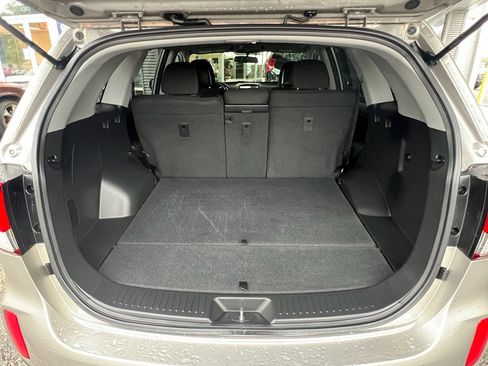 Used 2014 Kia Sorento LX image 31